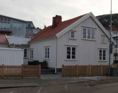 Norra Strandgatan 2 Hunnebo 1:2, byggt 1836 Värden att bevara: Husets proportioner (bortsett tillbyggnader), de rena takfallen, det lilla takutsprånget, källaringången Motivering: