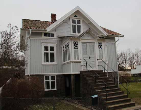 Huset är ett mycket bra exempel på den typiska byggnadsstilen från början av 1900-talet. Klass: A Styrmansgatan 6 Hunnebo 1:237, byggt 1955 Värden att bevara: proportioner, rena takfall.