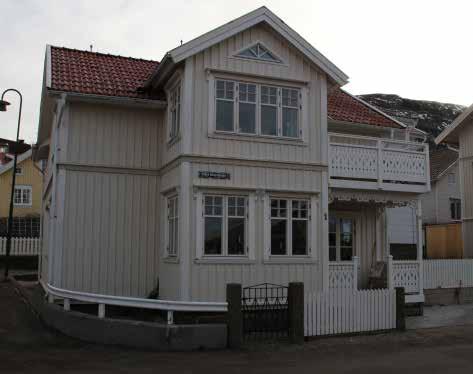 Södra Strandgatan 1 Hunnebo 1:4, byggt 1817 Värden att bevara: Husets placering, möjligheten att se den ursprungliga enkelstugans proportioner.