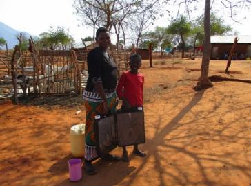 SUNSHINE STORY Case #1804 Förbättrad hälsa för barn Sparande Jordbruk Mercy och hennes man Abraham är föräldrar till 4-åriga Wycliff. De bor i södra delen av Kamatungu i byn Kamajee.