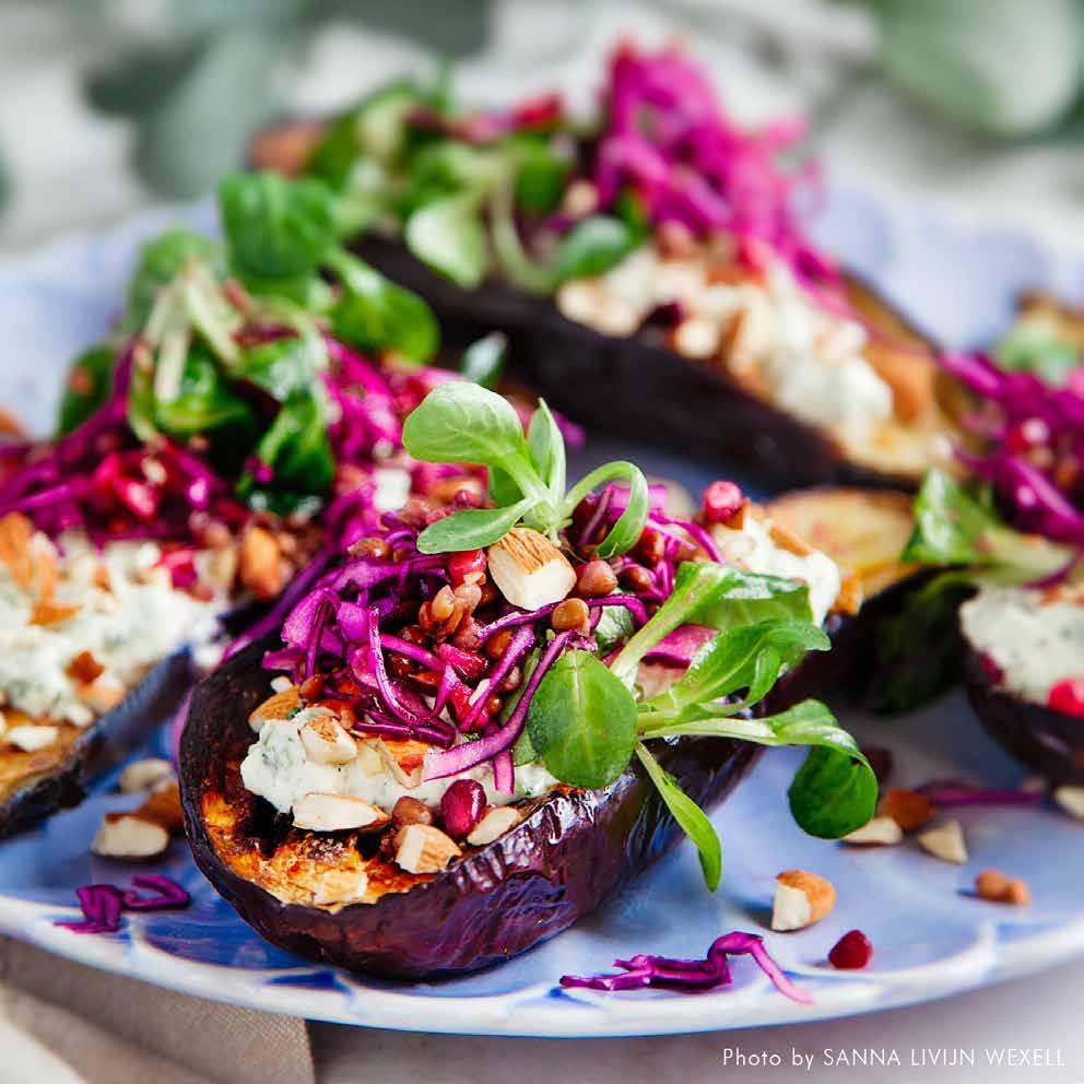 Veckan fortsätter med en mustig gryta på sötpotatis och blomkål och vi avslutar denna matkassemeny med ljuvliga auberginer som bakas i ugnen och