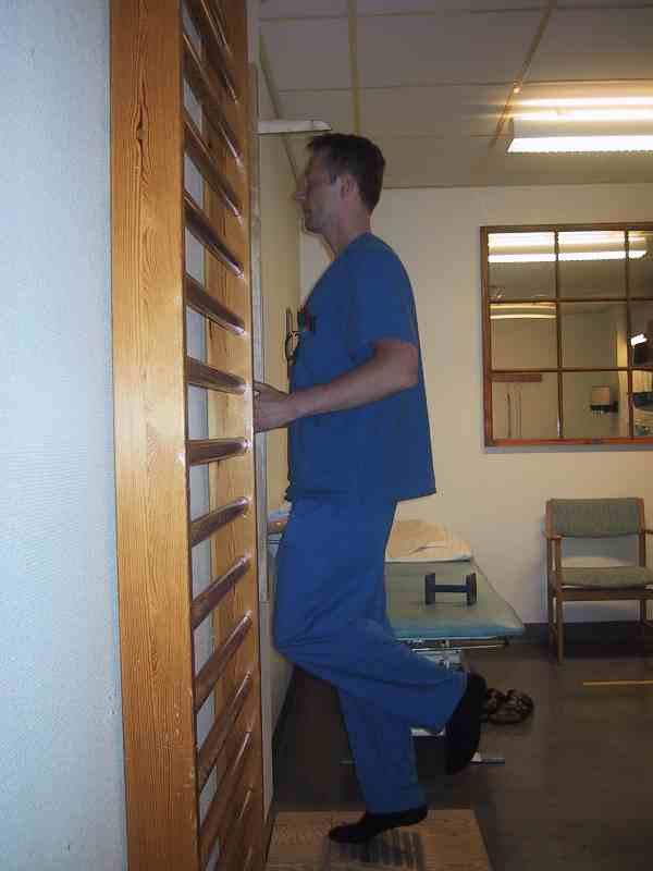 Isotonic unilateral heel lift 10 tilted wedge