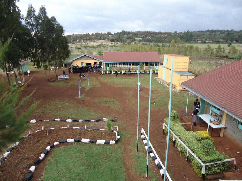 KENSWED ACADEMY Kenswed Academy är en gymnasieskola för fattiga ungdomar i Nairobi, Kenya.
