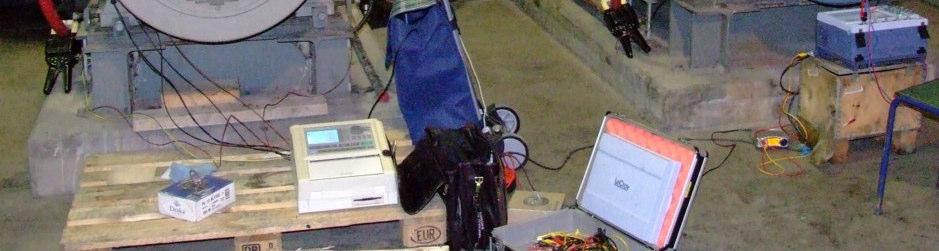 Motorer och pumpar står på gemensam stålram. Bågtandkopplingar.