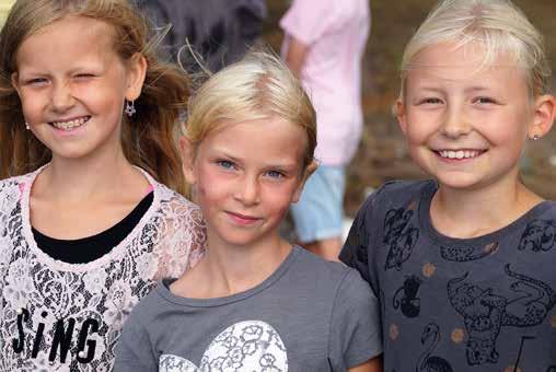 Linnea, Hilda och Amelia Sommarlägret Den 12 augusti gav sig 23 barn ut till Senoren då det var dags för sommarläger.