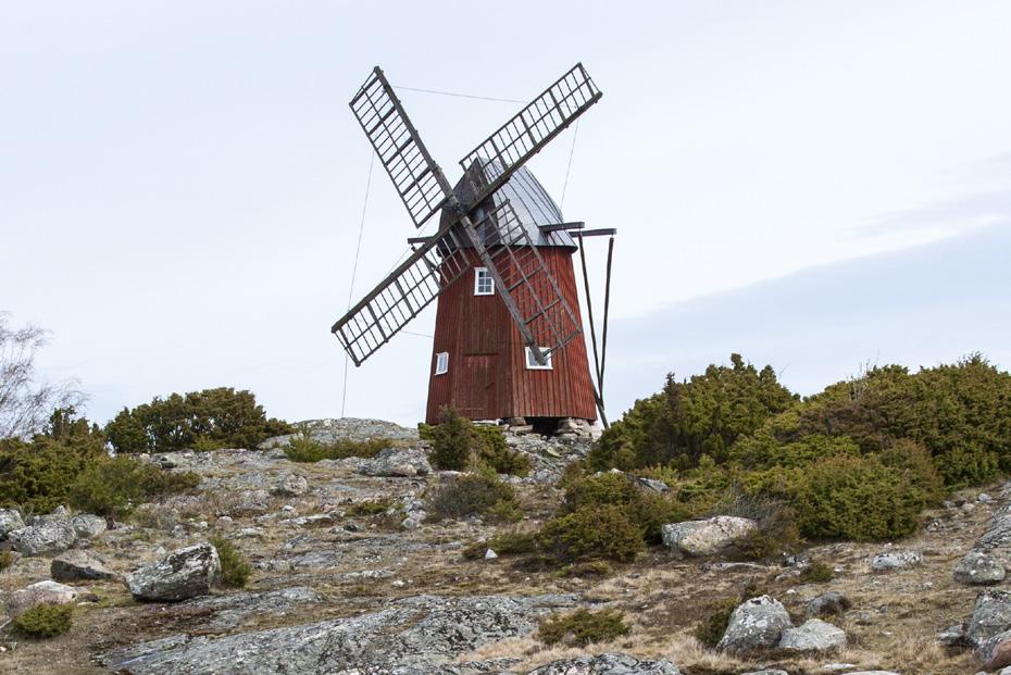 Fokus inom detta insatsområde är att skapa nya mötesplatser, innovativa lösningar på lokala angelägenheter, resande och