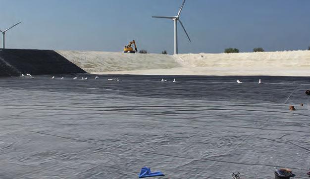 Geomembran LDPE membran LDPE är ett geomembran framställt av LDPE (low density polyethylene) som med sin flexibilitet gör installationen och anpassningen enkel.