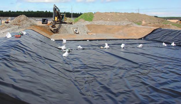 Geomembran Junifol HDPE membran Junifol HDPE-geomembran är tillverkat av HDPE (high density polyethylene) och har en hög kemisk resistens som gör den lämplig i särskilt aggressiva miljöer.
