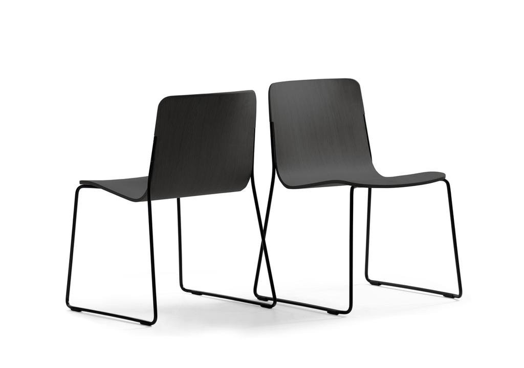 ROB en stapelbar stol som spås bli en framtida klassiker Rob - Böttcher Henssler Kayser ROB föddes ur tanken att ta fram en attraktiv, stapelbar stol.