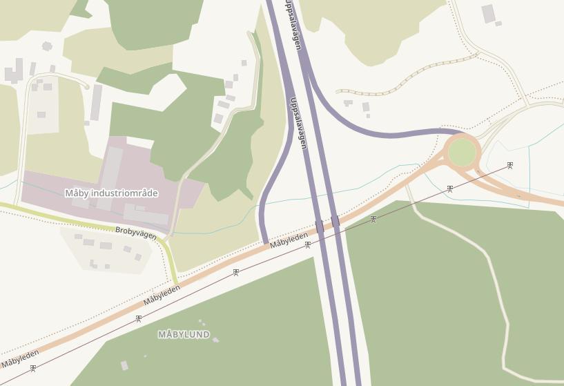 2. Förutsättningar 2.1 Vägnät Korsningen ligger intill E4 och trafikplats Måby, se Figur 2. Måbyleden är huvudled och Brobyvägen har väjningsplikt mot Måbyleden.
