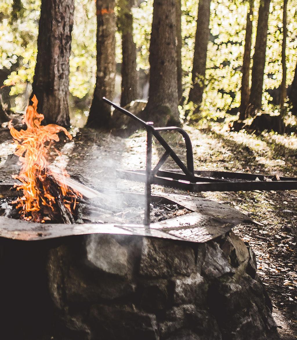 Restauranger Restaurang Kungsådran, Laxön, kungsadran.se Älvkarleby Camping, Campingvägen 1 Älvkarleby, alvkarlebycamping.se Älvkarleby Turist- & Konferenshotell, Laxön, alvkarleby.