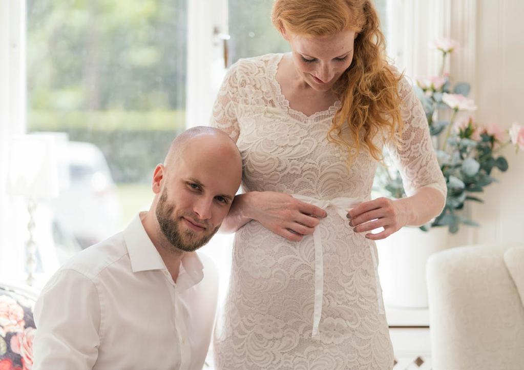 SHIRYN OCH DANIEL bor i England och planerar ett magiskt vinterbröllop. Häst och vagn, levade ljus, marschaller och varm choklad. På samma plats kommer de säga ja till varandra, men i december.