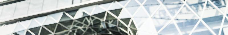 Indien levererade positiv statistik, och den nya statsminister Modins arbetsbörda underlättas av att inflationen och oljepriset sjunkit och valutan förstärkts vilket lättar på pristrycket i Indien.