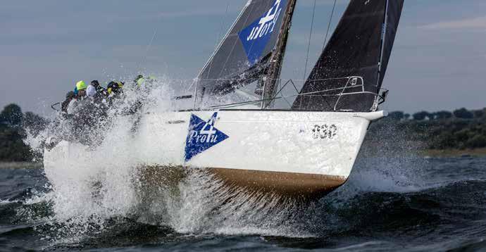 SVENSK SEGLING: KAPPSEGLING Sverige tog topplatser på Speed VM Tre svenskar deltog när VM i speedvindsurfing gick av stapeln på Fuerteventura i början av juli och Markus Emanuelsson från Växjö tog