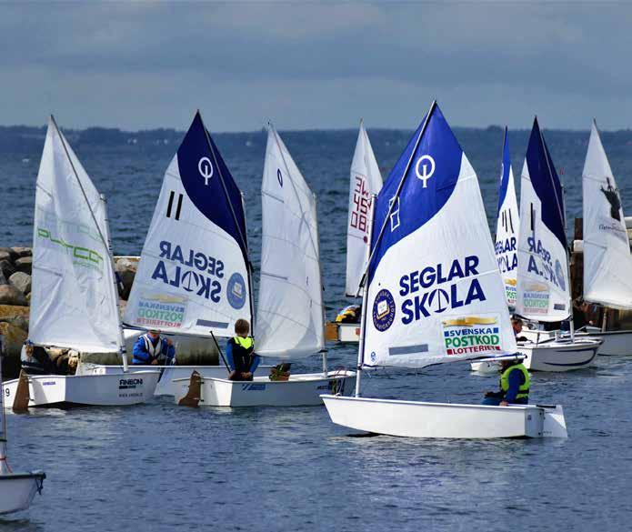 SVENSK SEGLING: FRITIDSSEGLING Fortsatt stöd från Postkodlotteriet Den sjätte mars hölls den årliga Förmånstagarfesten i Svenska Postkodlotteriets regi.