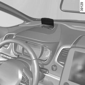 DISPLAYER OCH MÄTARE (3/4) 7 Du kan ställa in vissa parametrar från multifunktionsskärmen: ha motorn igång och gå till menyn Rendszer, Skärm och sedan Head-up display.