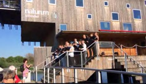 HUVUDMAN KRISTIANSTADS KOMMUN 14(30) Dur i natur Orkidéer som luras, bedrar och förför Under stadens Kulturnatt bjöd naturum på Dur i natur med guidning och körsång.