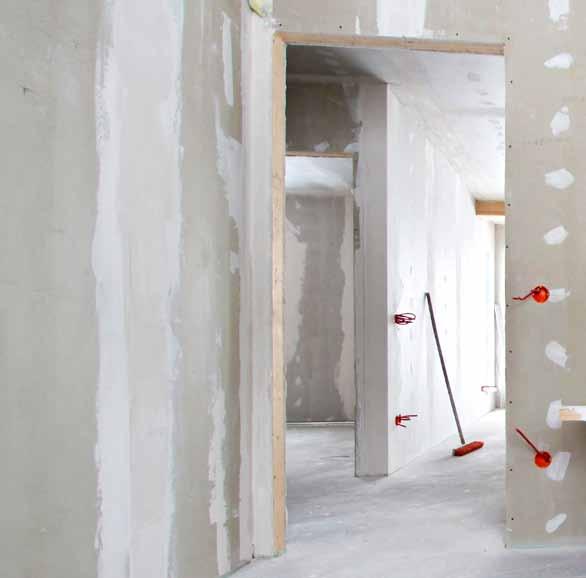 MONTAGE AV GIPSSKIVOR SÅ SÄTTER DU UPP GIPSSKIVOR! Mot träregel, OSB & Plywood Använd ESSVE gipsskruv märkt träregel eller kombiskruv [trä/stål].