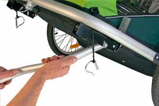 Bygga om Croozer Kid till terrängvagn Bygga om Croozer Kid till terrängvagn Om cykelarmen eller barnvagnshjulet finns monterat på Croozer Kid ska dessa element demonteras och låssprintarna stickas in