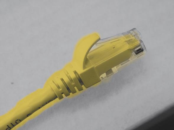Koppar Patchkabel kat 5e UTP HF En mycket bra halogenfri oskärmad patchkabel. Kontakten har en smal profil för att passa i tätt packade patchpaneler.
