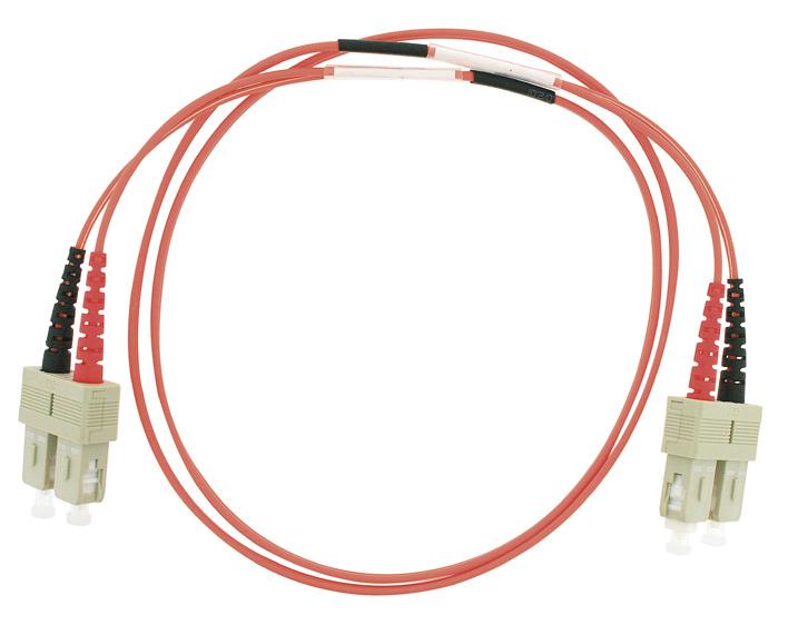 Fiber Färg kabel: Orange Kontakttyp: SC PC Färg kontakt: Beige Insertion Loss: 0,30 db Return Loss: 50 db (SC och LC APC: 50 db) Temperaturområde drift: -40 C till +75 C Yttermantel: Halogenfri