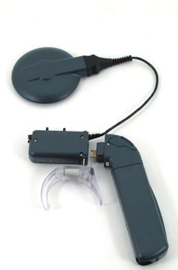 Så här ansluts Receiver DH10 till MED-EL DUET 1. Receiver DH10. MED-EL DUET 3. FineTuner fjärrkontroll 5 4 a. Välj lämplig radiofrekvens. b.