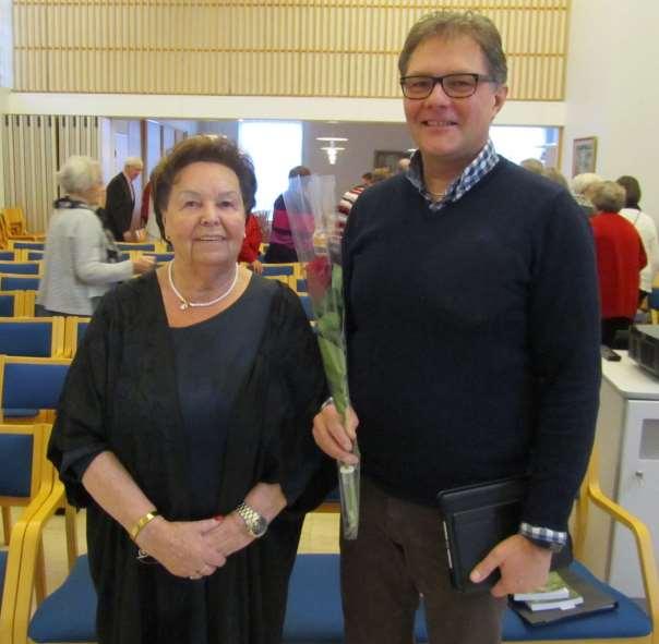 människor i vardagen och i föreningsverksamheten. Pensionärskören med dirigent John Storbacka framförde sin vackra lystringssång, samt tre andra visor.