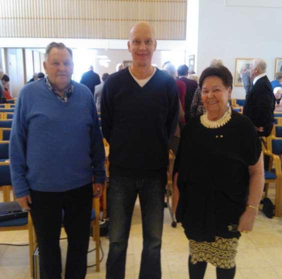 Månadsträffen den 3 mars som samtidigt var föreningens årsmöte inleddes med Slumrande toner.
