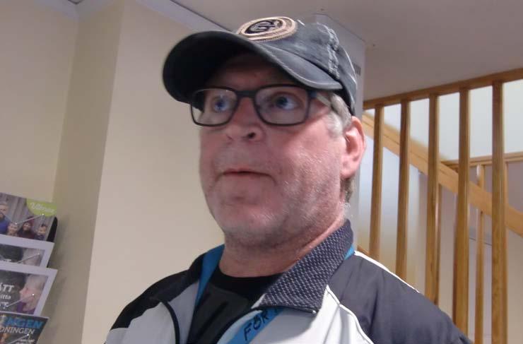 pusslade ihop mig. Så jag är tacksam för att jag kan gå. Du är ofta reseledare på ungdomsresor, har du något kul minne att berätta? Ja, på Indoor-cupen i Stockholm åkte vi tunnelbana.
