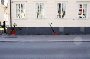 Detaljkarta: Höjd (GS 55): Höjd (RH 2000): Översiktskarta: Beskrivning: På fasad, hörnet