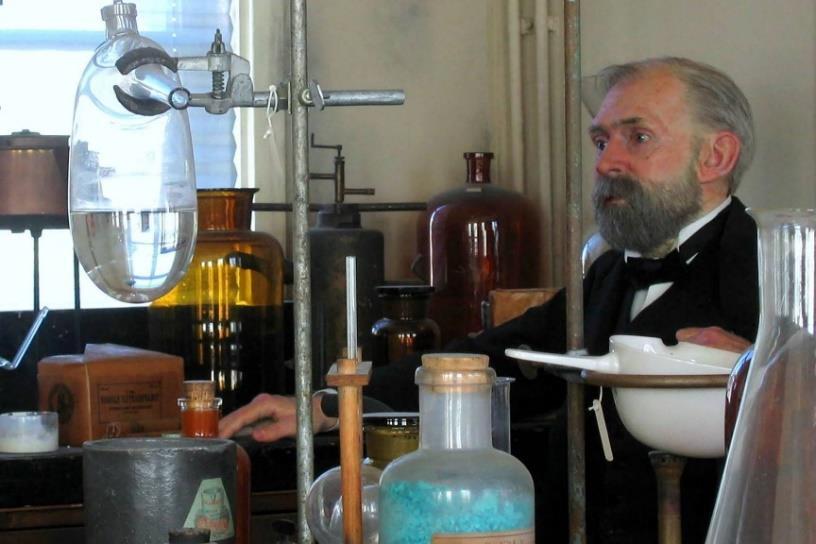 Guidad tur på Nobelmuseet samt lunch på Café Alfred Nobel. Under hemfärden guidning på Södra Råda kyrka och bussfika. Samåkning med Valle SPF. Pris: 610:- vid minst 40 deltagare.