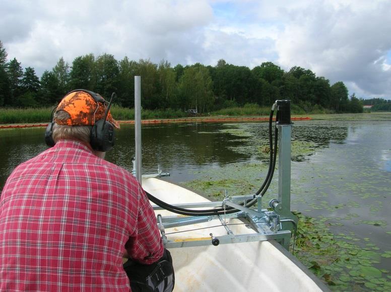Åtgärd 1 Maskinell slåtter med efterföljande bärgning Slåtter är ett snabbt sätt att få bort oönskad vegetation från ett område. Maskinell slåtter har utförts i område 1.