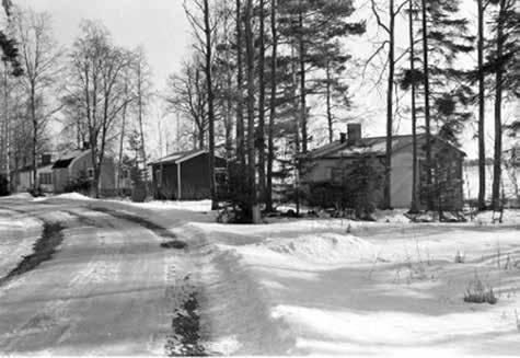 En del av dessa gårdar finns kvar, men i förändrat tillstånd.
