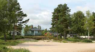 130 Från fattigmark till fritid Karaktär Till skillnad från den klippfria och långgrunda stranden Vita Sannar är området mellan Örnudden och Sunnanå Hamn ett skärgårdslandskap.