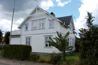 Kulturhistorisk byggnadsinventering nr 54 Melleruds tätort med närområdet mot Vänern 49 ortens tidiga näringsliv och framväxt och dessutom varit en viktig arbetsplats. Gläntan 8. Uthus på Gläntan 8.