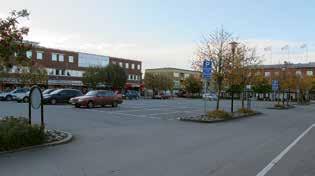 Torgets norra del med sittbänkar, fontän, trädplanteringar och gatusten utformades 1983. Idag är torget en vital del av stadens handels- och kulturliv.