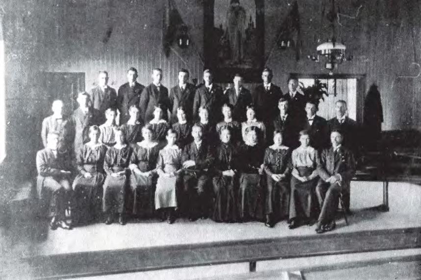 Ungdomsföreningen samlad i kyrksalen 1916.