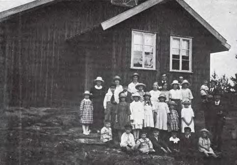 Området norr om Sjuntorp, Flundrevalla Missionshus markerat med rött. Uppgiftslämnare: Arne Frick, Trollhättan. Byggnadens historia: Huset byggdes 1877.