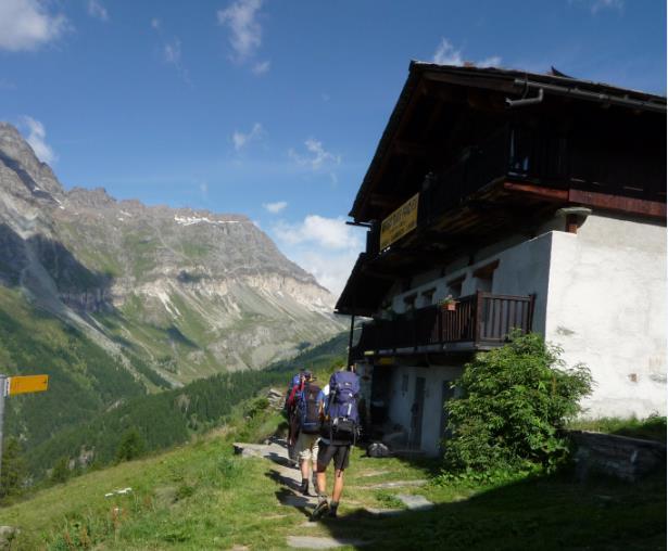 VANDRINGSRESA TILL VACKRA CHAMPOLUC Skidorten Champoluc ligger vackert vid foten av Europas högsta berg Monte Rosa, och kallas även Alpernas största hemlighet.