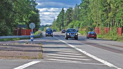 Lönnemossa Klingvägen (Falun) Trafiksäkerhetshöjande åtgärder på sträckan Lönnemossa-Klingvägen vid Hosjö och Steffens väg.