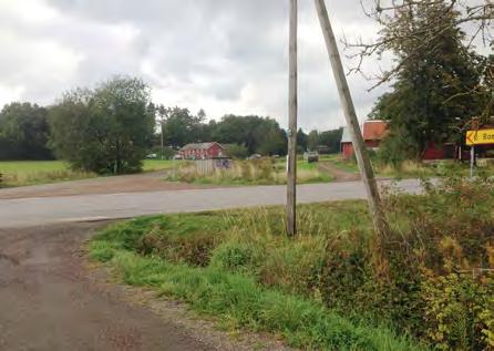 En dryg km öster (fågelvägen) om programområdet finns vattnet Stora Iglakärr, som har en kommunal badplats.