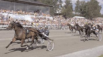 Grupplöpningar Årjängs Stora Sprinterlopp (Grupp II, Int.) Årjäng 13 juli. Lätt bana. 925.000 kr. 1640 m. Auto 1 Victory Tilly 11,4g 500.000 11 Johansson Stig H 2 Igor Brick 11,5250.