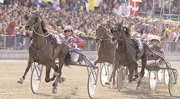 Grupplöpningar Solvallas Internationella Elitlopp (Grupp I, Int.) Solvalla 26 maj. Lätt bana. 3.350.000 kr. 1609 m. Auto 1 Varenne* (IT) 10,2 2.000.000 13 Minnucci Giampaolo 2 H.P.