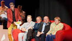NATIONAL THEATRE Visas: 8 december 2015 kl. 20.00 Beräknad längd: 3 tim 30 min Regi: Sally Cookson Scenografi: Michael Vale I rollerna: Elly Condron, Laura Elphinstone, Craig Edwards m.fl.