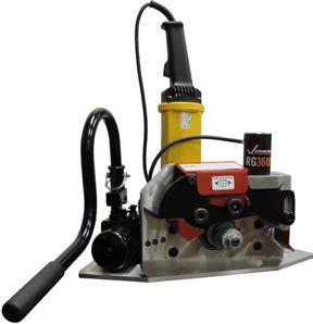 Hydraulisk Handpumpsventil Drivenhet Övre rullskydd Hydraulisk Cylinder Hydraulisk Handpump Handtag Nedre rulle/ Huvudaxel Basplatta Fotbrytare ETIKETTER MED VIKTIG SÄKERHETSINFORMATION PÅ VERKTYGET