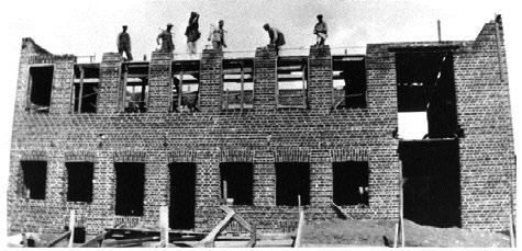 Enebybergs borgarbrandkår, Spruthuset, brandstationen vid Fenixvägen, nu Fenixvägen 6. Enebyberg byggde med början 1912 på frivillig grund upp ett eget brandväsen med borgarbrandkår.