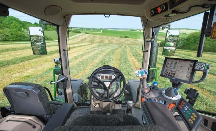 Det finns två frontlastarmodeller: Fendt Caro 4X/75 oh Fendt Caro 4X/80. Fendt 500 Vario bevisar sin månsidihet i måna olika tillämpninar, t.ex. med ett transportsläp.