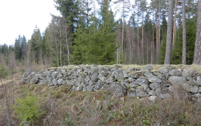 Natur & kultur Inga fornminnen, nyckelbiotoper eller områden med höga naturvärden finns registrerade för fastigheten.