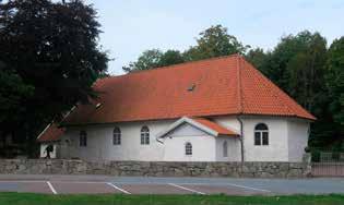 26 Västarvet Rapport 2017 Torslanda kyrka från sydost. Trots tillbyggnad av nytt kor och inbyggnad av trävalv 1780 så är långhusets medeltida taklag av ek i hög grad bevarat.
