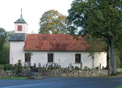 BYGGNADSVÅRDSRAPPORT 2007:14 11 bostad från 1927 i 1 ½ plan med rödfärgad locklistpanel och brutet tak med betongpannor.